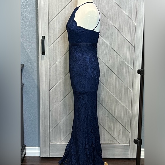 Lulu’s Navy Blue Lace Halter Dress w/Criss Cross Straps Size XS - Picture 4 of 8